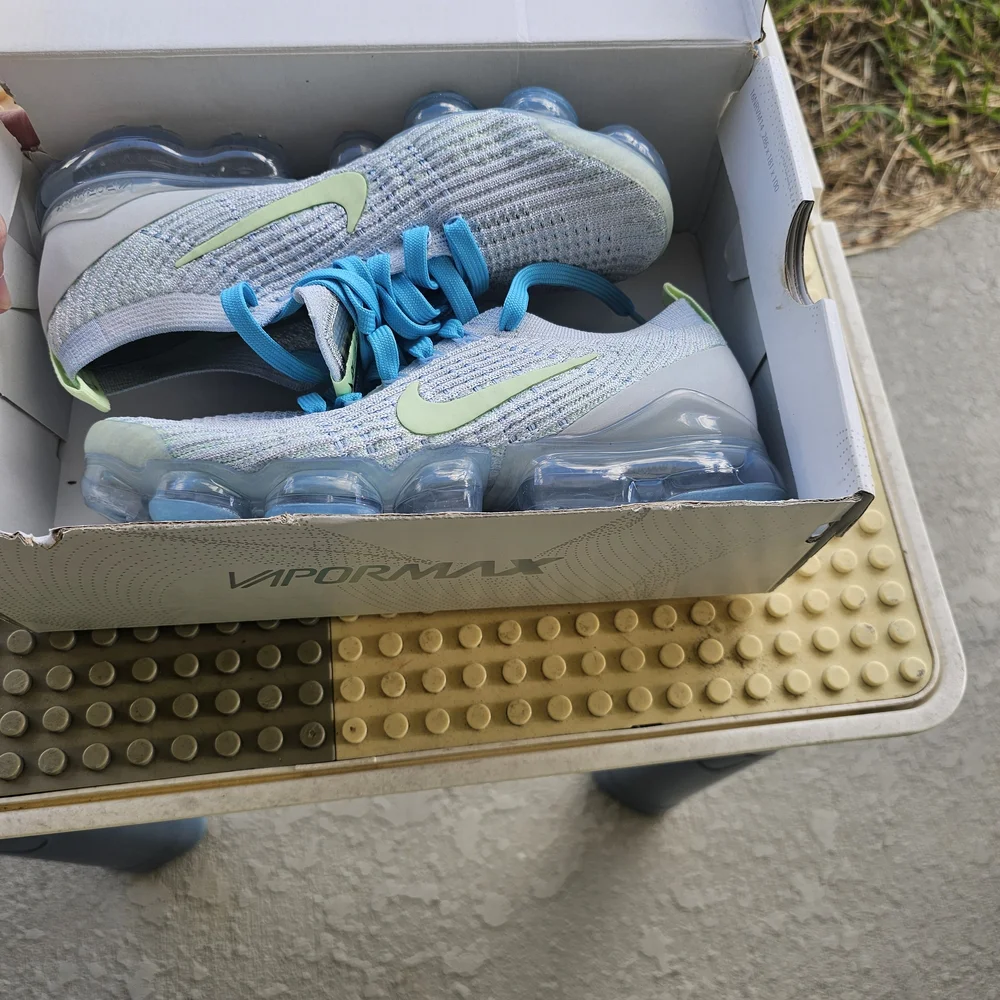 Size 7.5 Women's - Nike VaporMax 3 Rare - Pure Platinum Baltic Blue